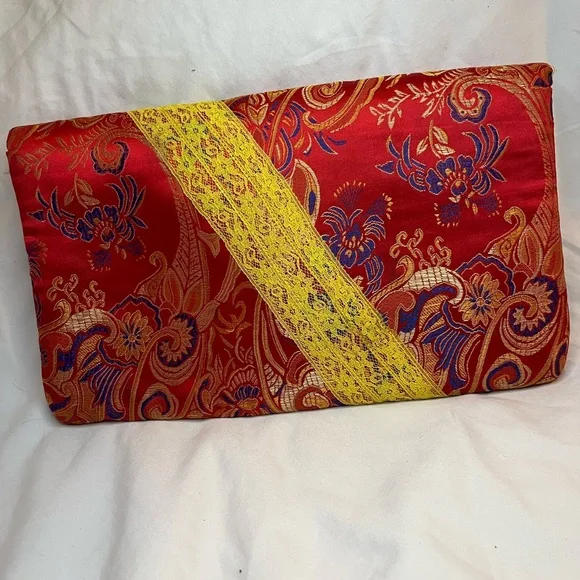 Elegant Red and Yellow Clutch - Picture 3 of 4